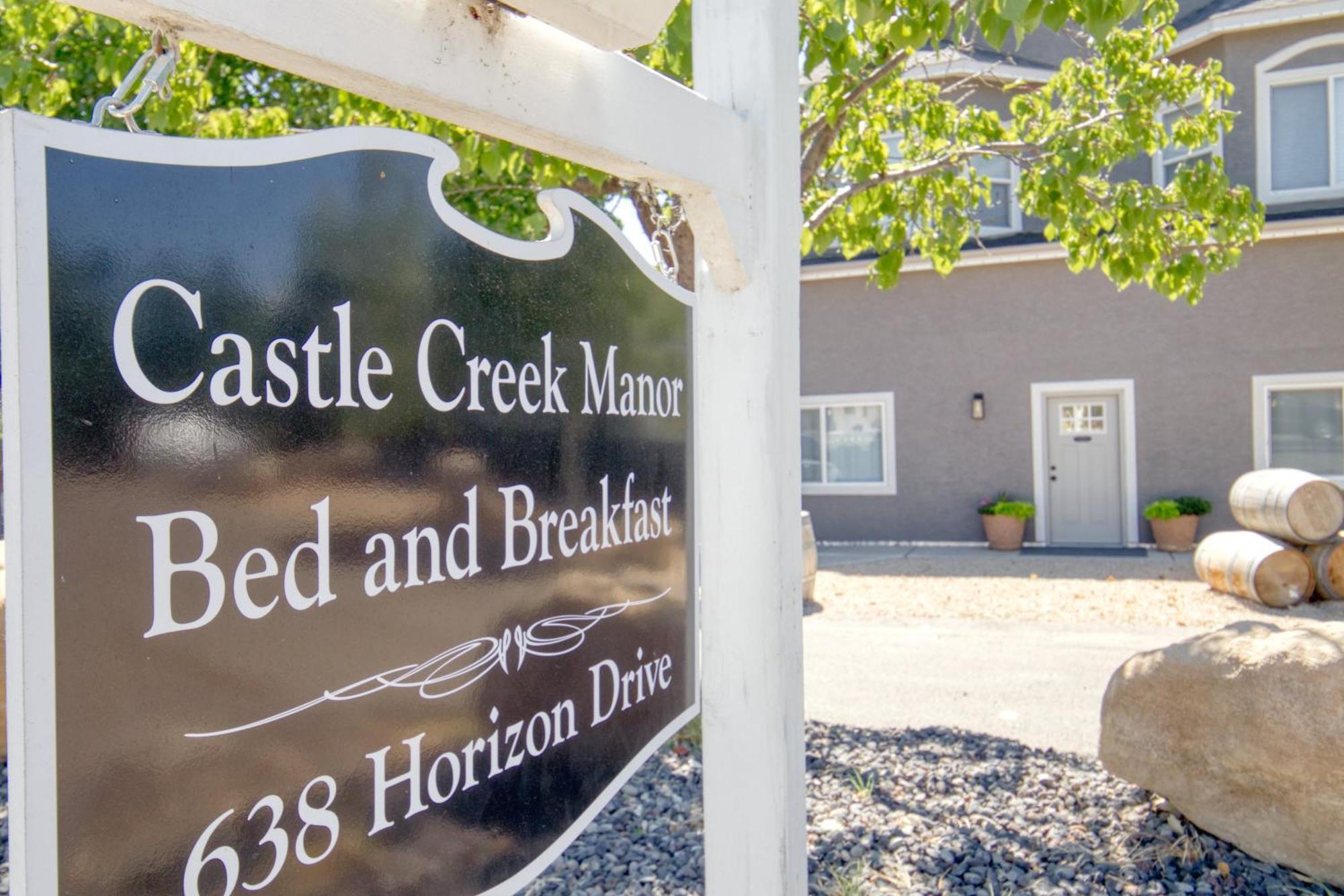 Castle Creek Manor Bed & Breakfast แกรนด์จังค์ชัน ภายนอก รูปภาพ