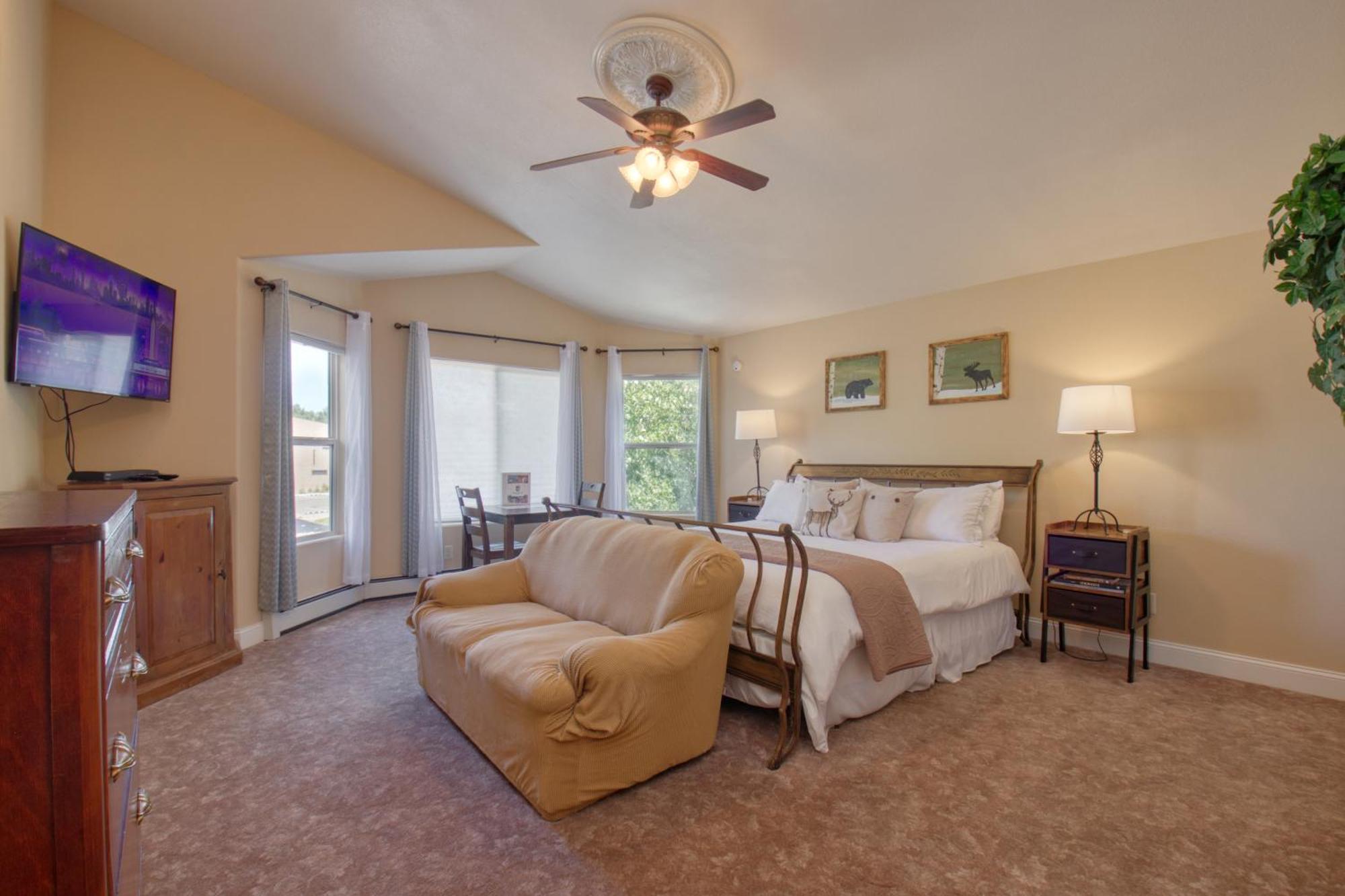 Castle Creek Manor Bed & Breakfast แกรนด์จังค์ชัน ภายนอก รูปภาพ