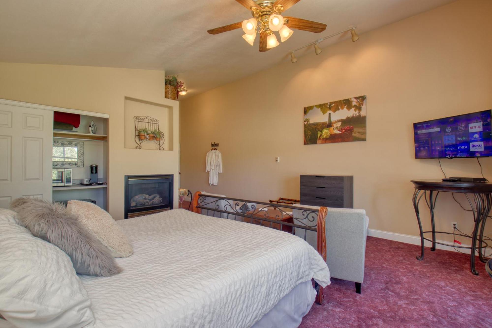 Castle Creek Manor Bed & Breakfast แกรนด์จังค์ชัน ภายนอก รูปภาพ