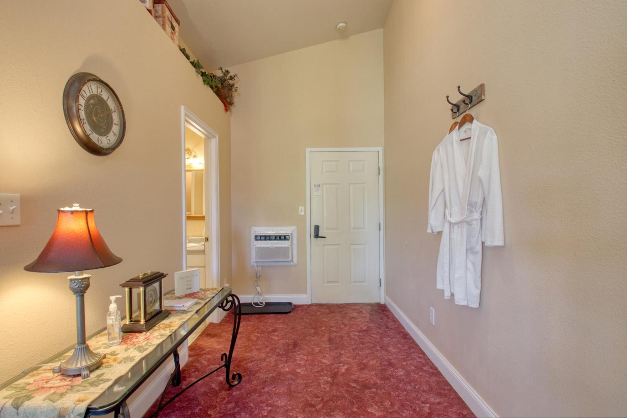 Castle Creek Manor Bed & Breakfast แกรนด์จังค์ชัน ภายนอก รูปภาพ